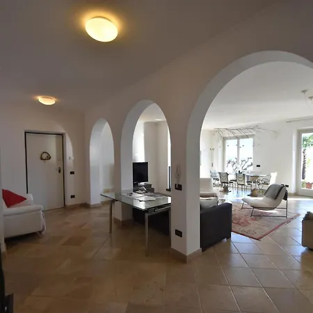 With Panoramic Views For 6 * 오게비오