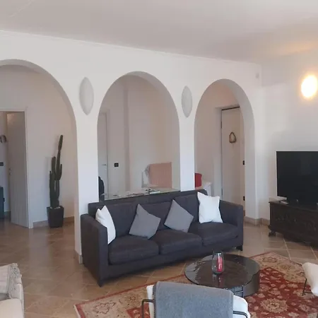 With Panoramic Views For 6 Villa