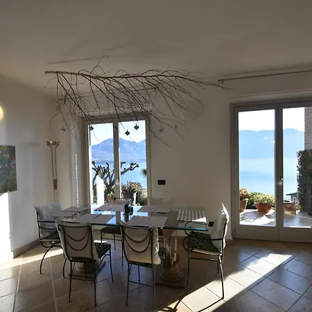 Villa With Panoramic Views For 6 Oggebbio
