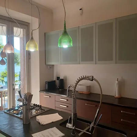 With Panoramic Views For 6 Vila Oggebbio