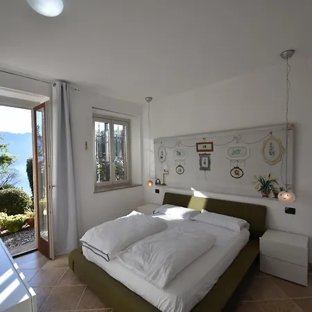 Vila With Panoramic Views For 6 Oggebbio