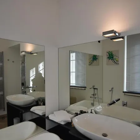 Vila With Panoramic Views For 6 Oggebbio