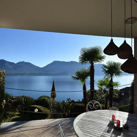 With Panoramic Views For 6 Vila Oggebbio