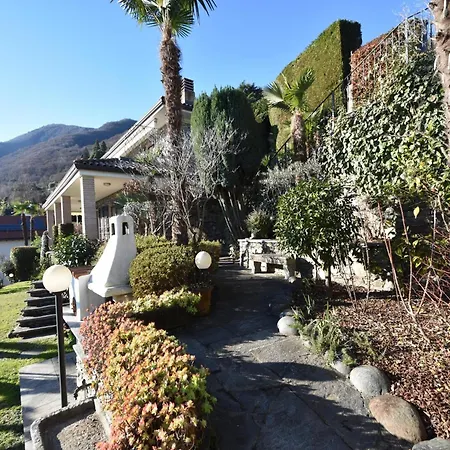 Vila With Panoramic Views For 6 Oggebbio