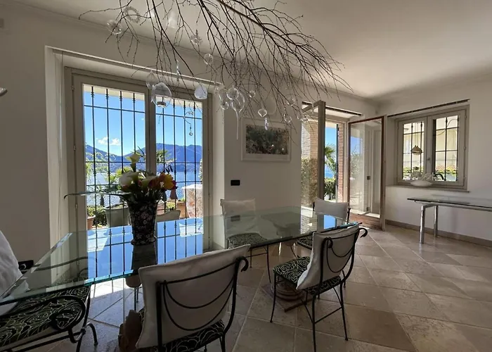 With Panoramic Views For 6 빌라 오게비오