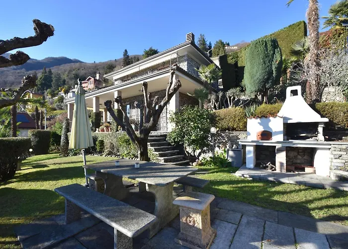 With Panoramic Views For 6 Oggebbio