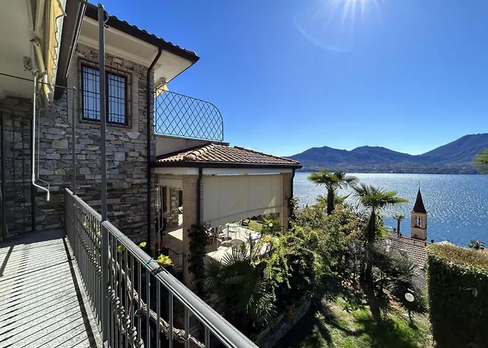 With Panoramic Views For 6 빌라